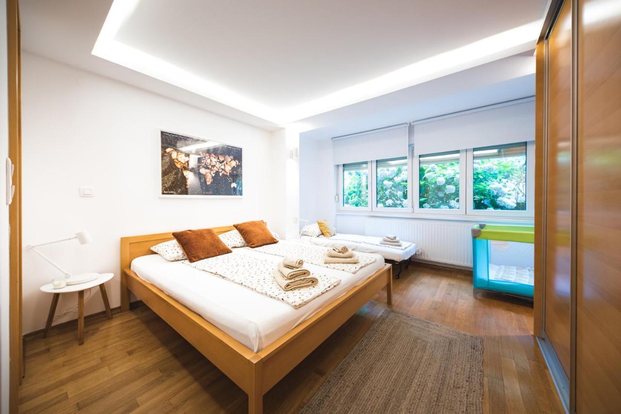 Sleep, Eat, Repeat And Park Your Car In City Center 자그레브 외부 사진